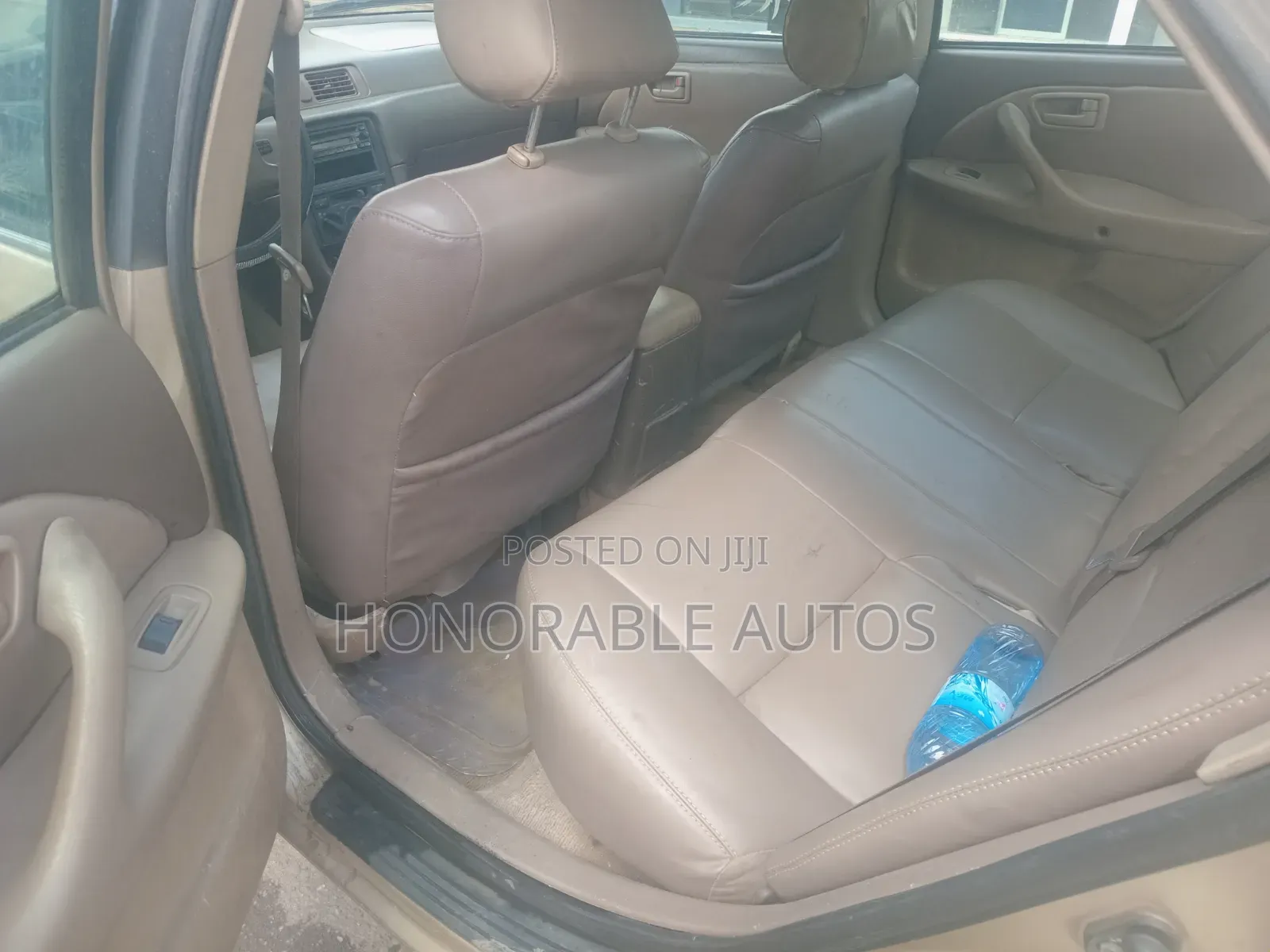 Toyota Camry 2000 Gold