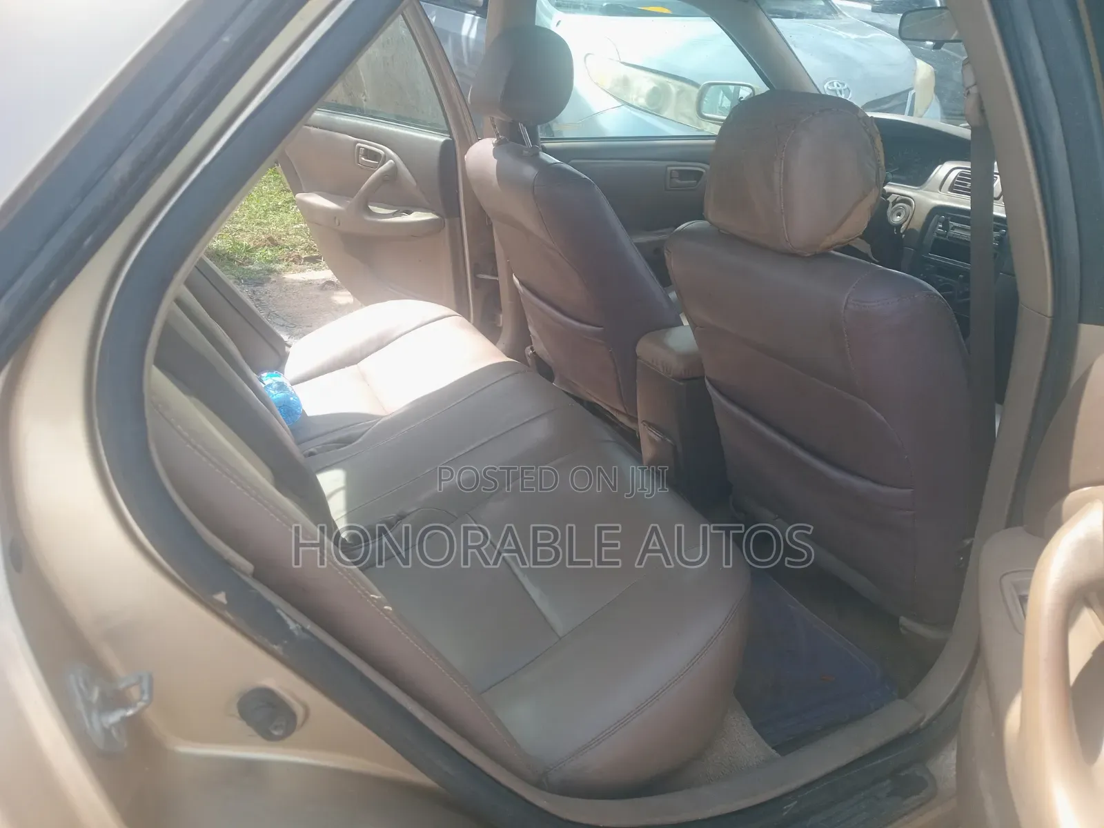 Toyota Camry 2000 Gold