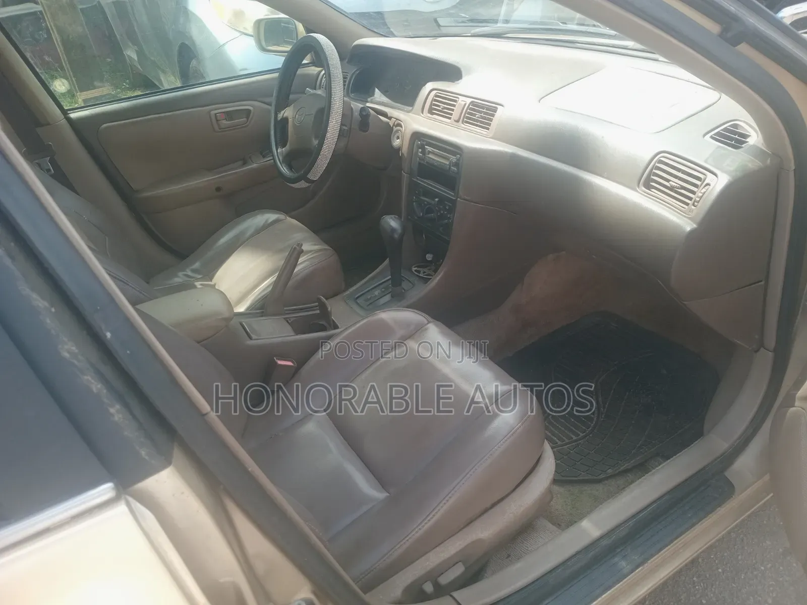 Toyota Camry 2000 Gold