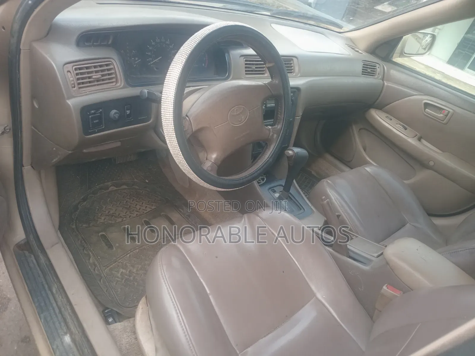 Toyota Camry 2000 Gold