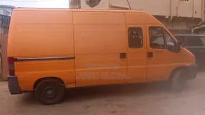Peugeot Boxer 1992 Orange