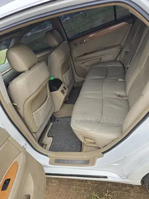 Toyota Avalon 2006 White