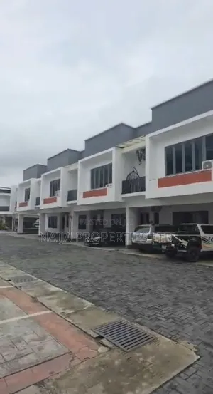 4bdrm Townhouse / Terrace in Ologolo for rent
