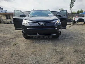 Toyota RAV4 XLE 4dr SUV (2.5L 4cyl 6A) 2018 Black