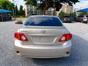 Toyota Corolla 2010 Brown
