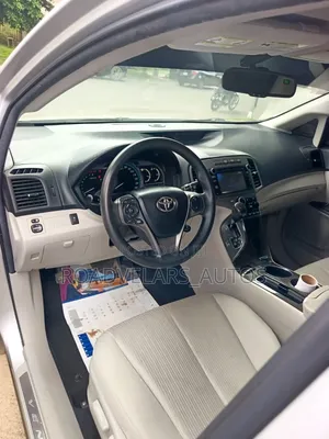 Toyota Venza LE 2013 Silver