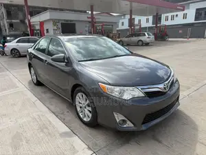 Toyota Camry XLE V6 4dr Sedan (3.5L 6cyl 6A) 2013 Gray