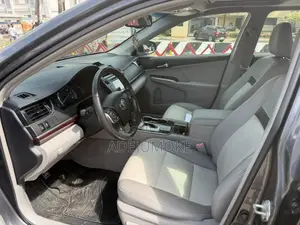 Toyota Camry XLE V6 4dr Sedan (3.5L 6cyl 6A) 2013 Gray