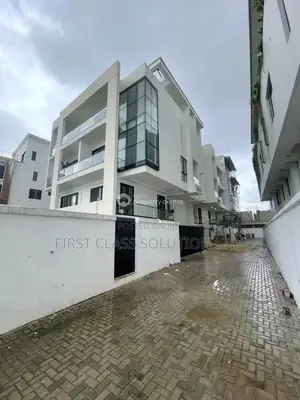 4bdrm Duplex in Banana Island for sale