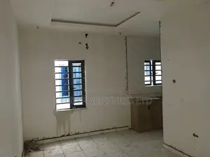 Mini Flat in Mende Maryland for sale