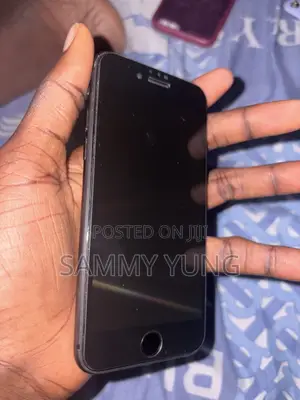 Apple iPhone 8 64 GB Black