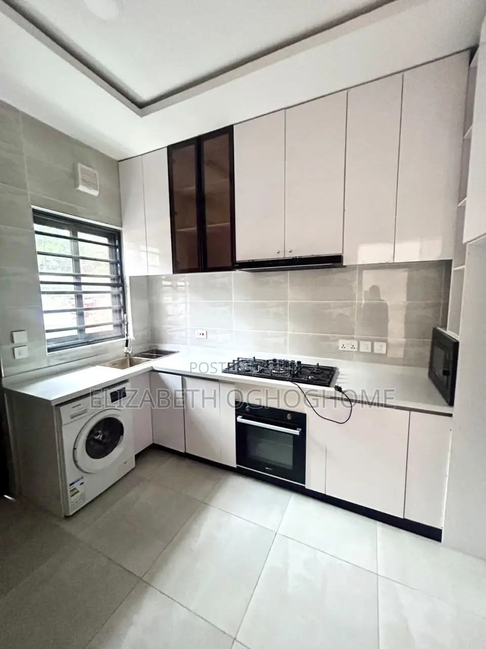 3bdrm Apartment in Lekki Phase 1 for rent