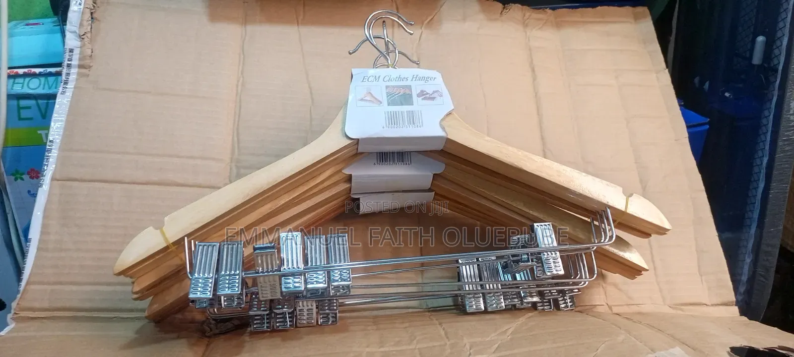 Pack Wooden Hanger