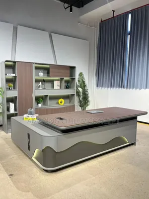 Modern Executive Office Desk – Stylish Durable