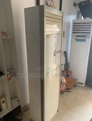 Midea Standing 3hp AC