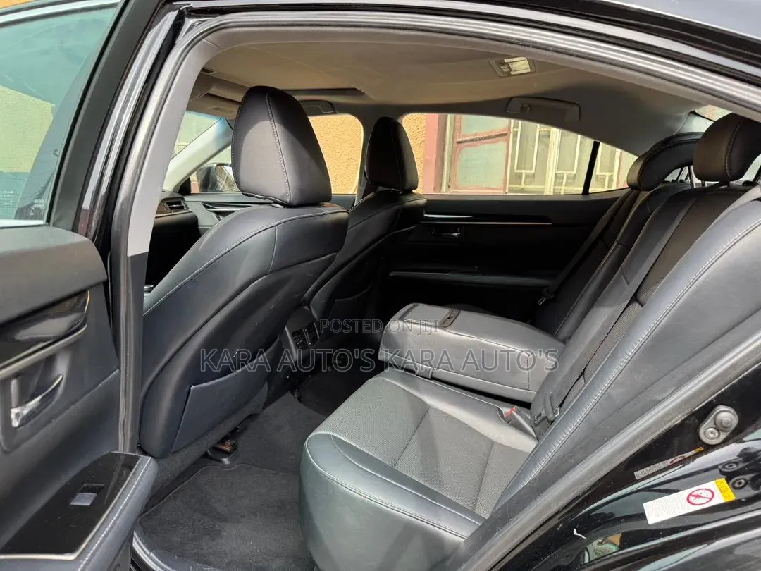 Toyota Camry 2016 Black