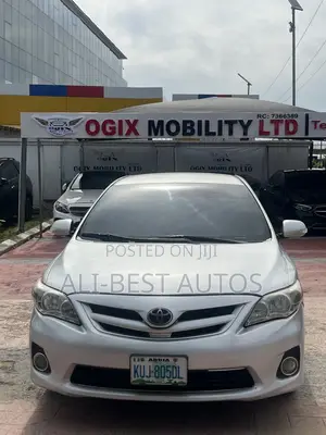 Toyota Corolla 2012 Silver