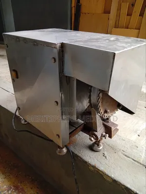 Coconut Dehusking Machine