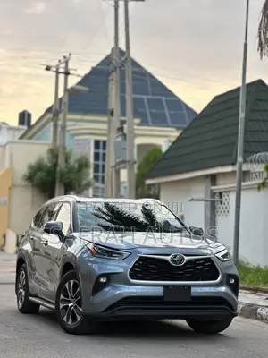 Toyota Highlander 2022 Gray