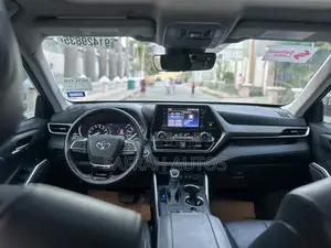 Toyota Highlander 2022 Gray