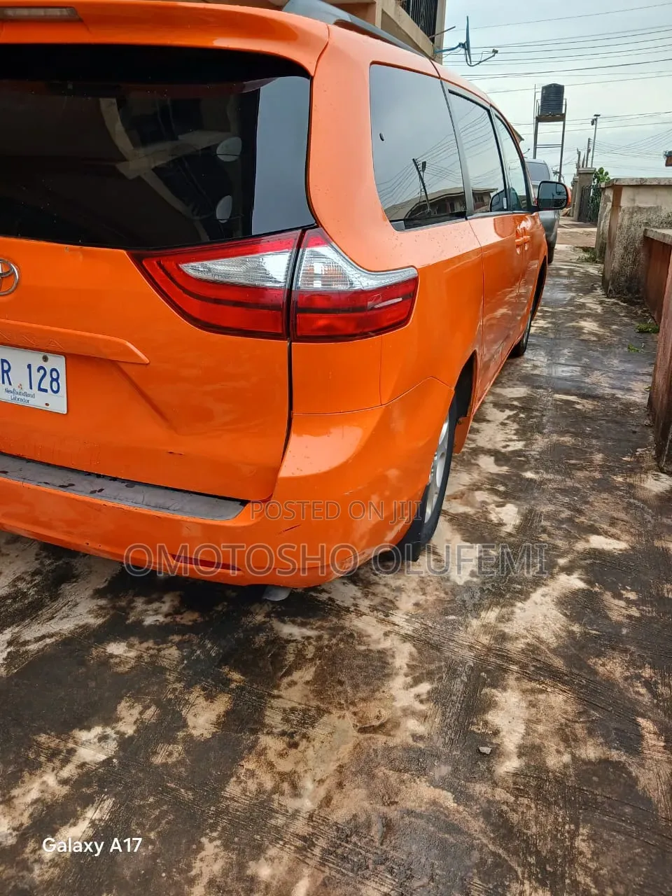 Toyota HiAce 2015 Orange