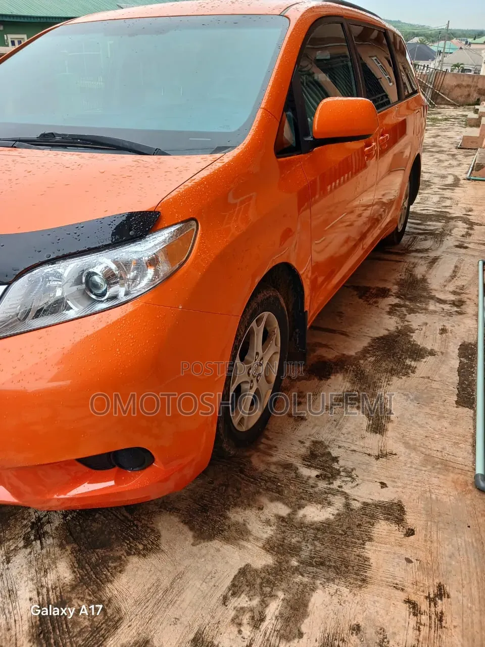 Toyota HiAce 2015 Orange
