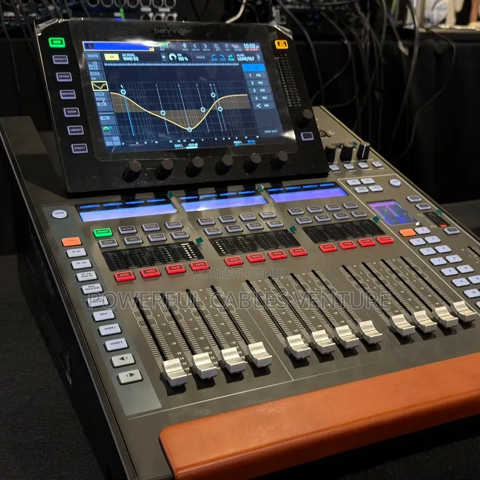 Behringer Wing Compact