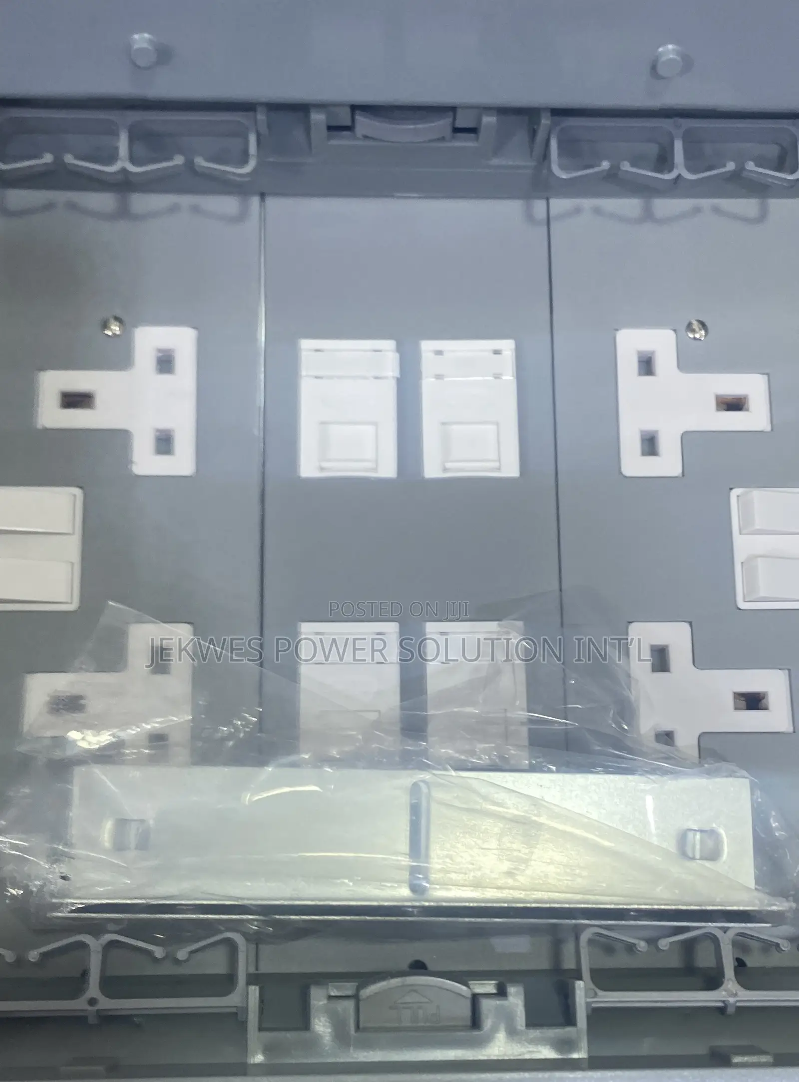 Original Raised Floor Outlet Box