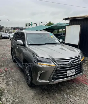 Lexus LX 570 (5 seats) AWD 2016 Gold