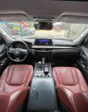 Lexus LX 570 (5 seats) AWD 2016 Gold