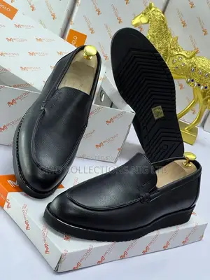 Premium Men’s Black Leather Slip-on Loafers – Fully Boxed