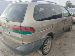 Toyota Sienna 2003 Brown