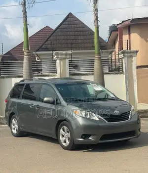 Toyota Sienna LE 8 Passenger 2012 Green