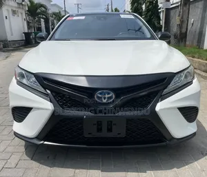 Toyota Camry XSE (2.5L 4cyl 8A) 2019 White