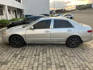 Honda Accord 2005 Silver