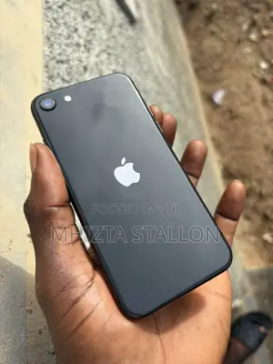 Apple iPhone SE (2022) 64 GB Black