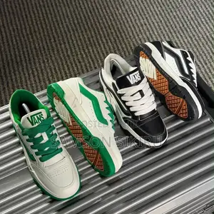 New Vans Hylane Sneakers /2 Colours/