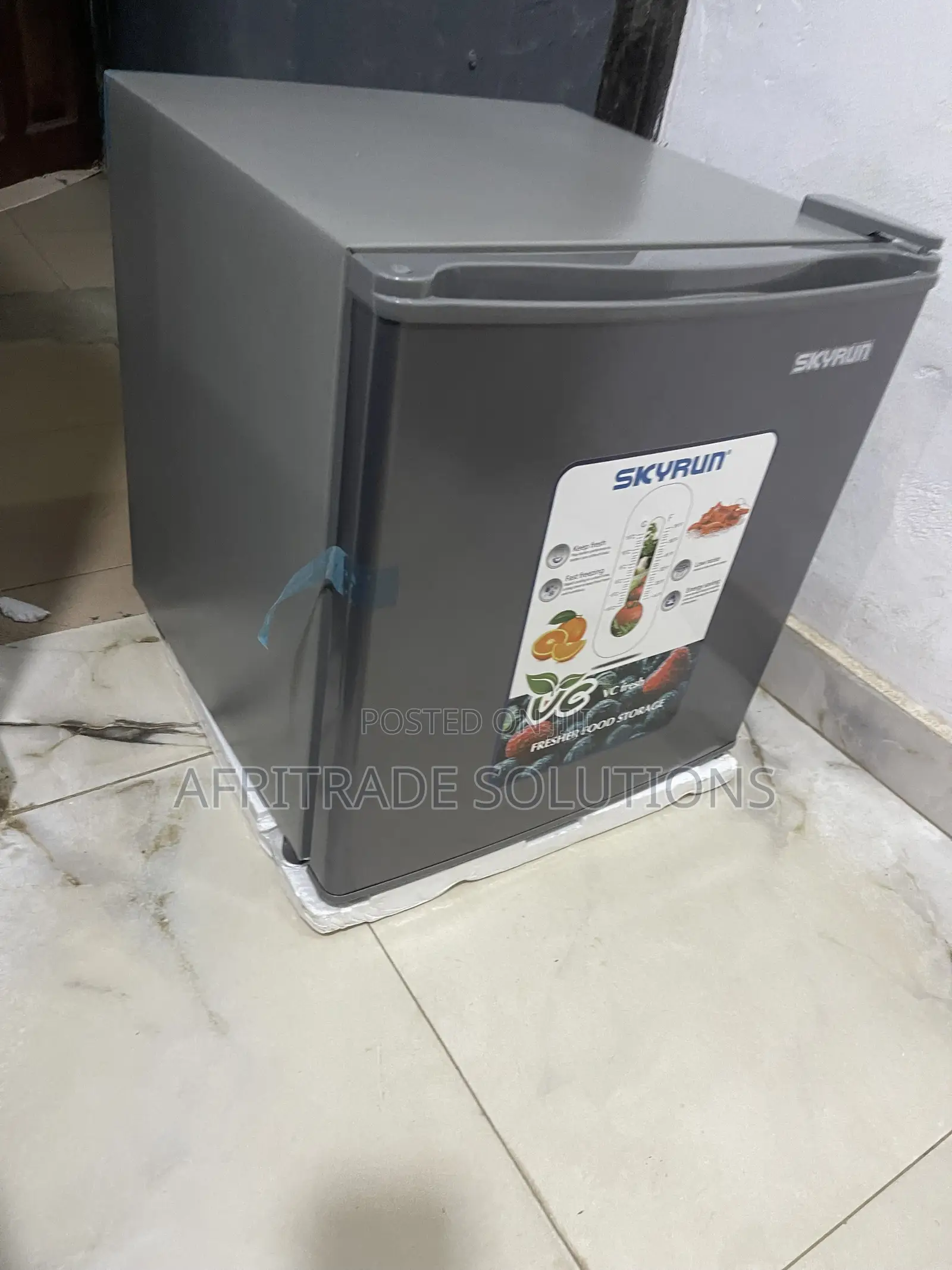 Skyrun BCD-50HW Compact Refrigerator 48L