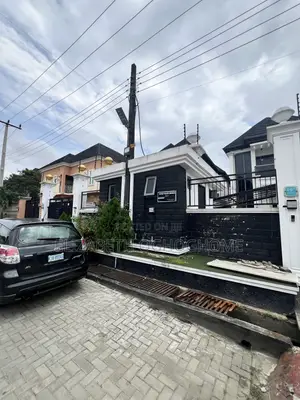 5bdrm Duplex in Ikota for rent