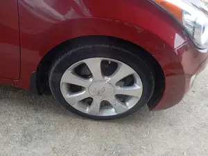 Hyundai Elantra 2012 Red