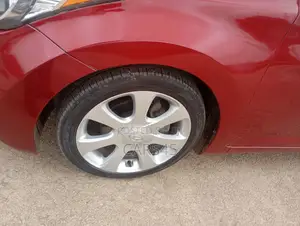 Hyundai Elantra 2012 Red