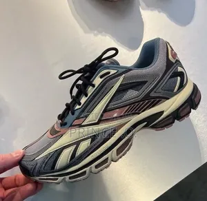 Reebok Road Ultra Sneakers