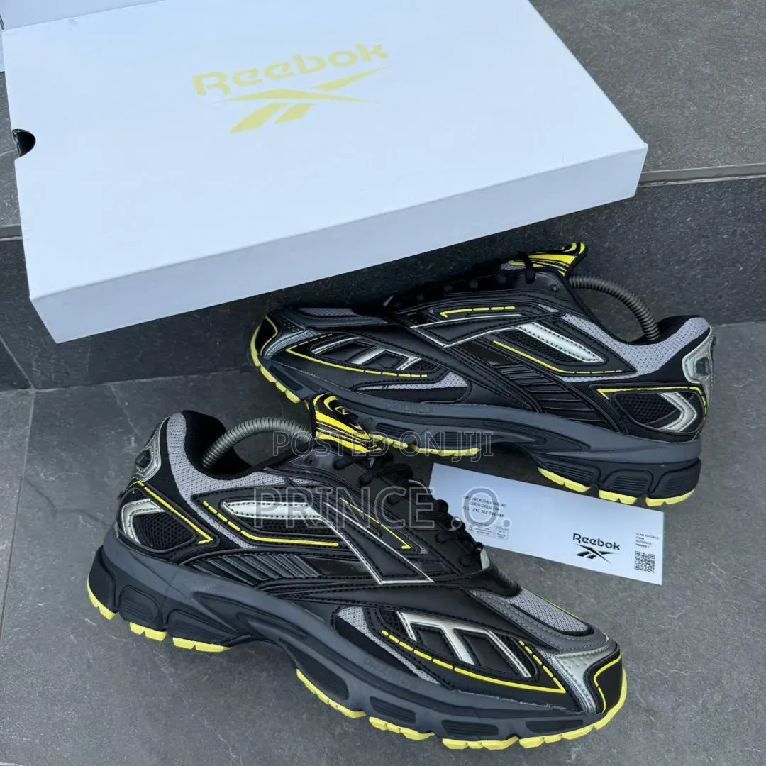 Reebok Road Ultra Sneakers