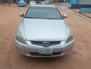 Honda Accord 2004 Silver