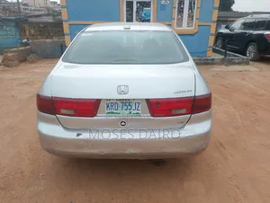 Honda Accord 2004 Silver
