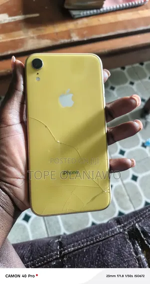 Apple iPhone XR 64 GB Yellow