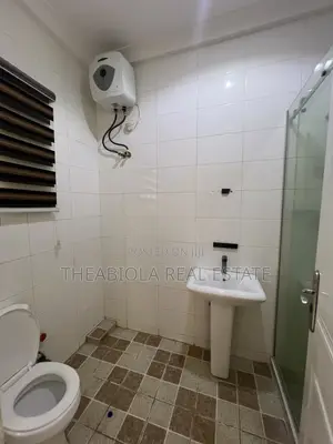 4bdrm Townhouse / Terrace in Guzape, Abuja for rent