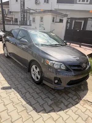 Toyota Corolla S 4dr Sedan (1.8L 4cyl 4A) 2013 Gray