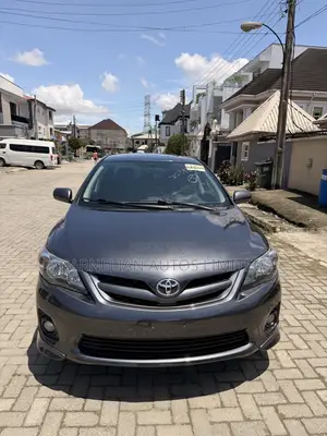 Toyota Corolla S 4dr Sedan (1.8L 4cyl 4A) 2013 Gray