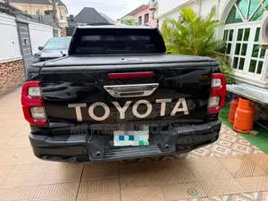 Toyota Hilux 2018 Black